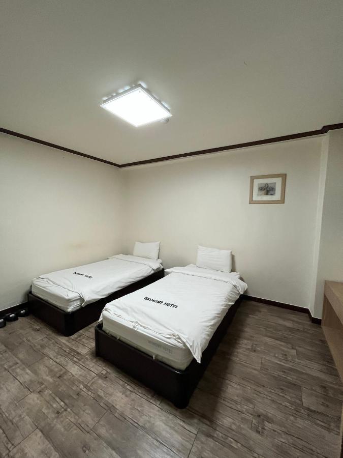 Ekonomy Hotel Mokpho Kültér fotó