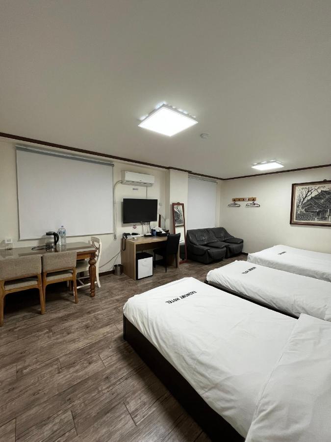Ekonomy Hotel Mokpho Kültér fotó