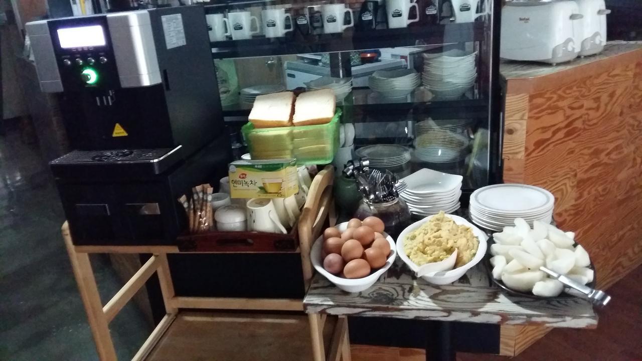 Ekonomy Hotel Mokpho Kültér fotó