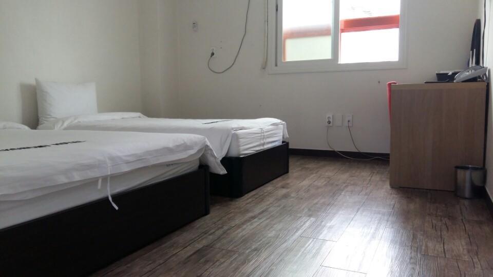 Ekonomy Hotel Mokpho Kültér fotó