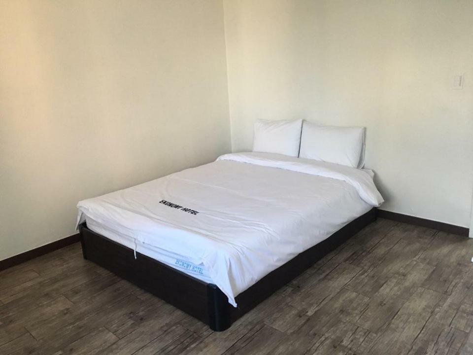 Ekonomy Hotel Mokpho Kültér fotó